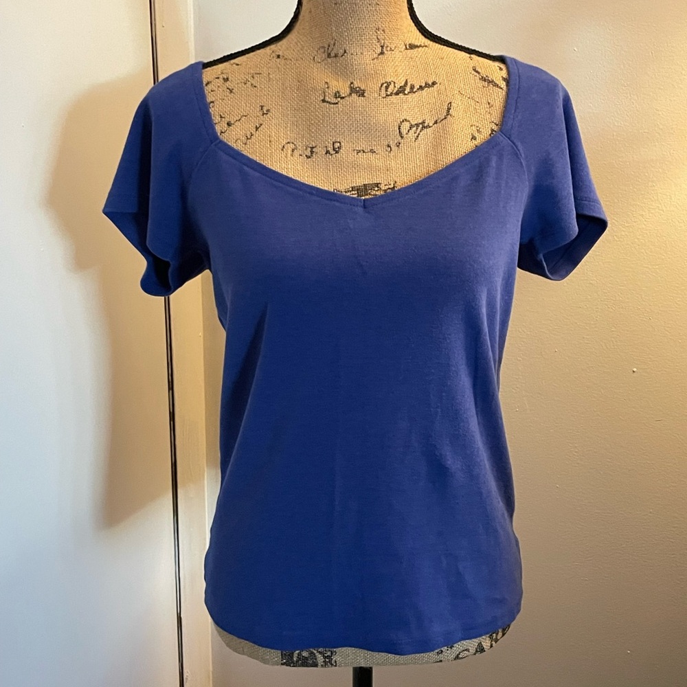 GAP Women's Royal Blue Scoop Neck Short Sleeve Top